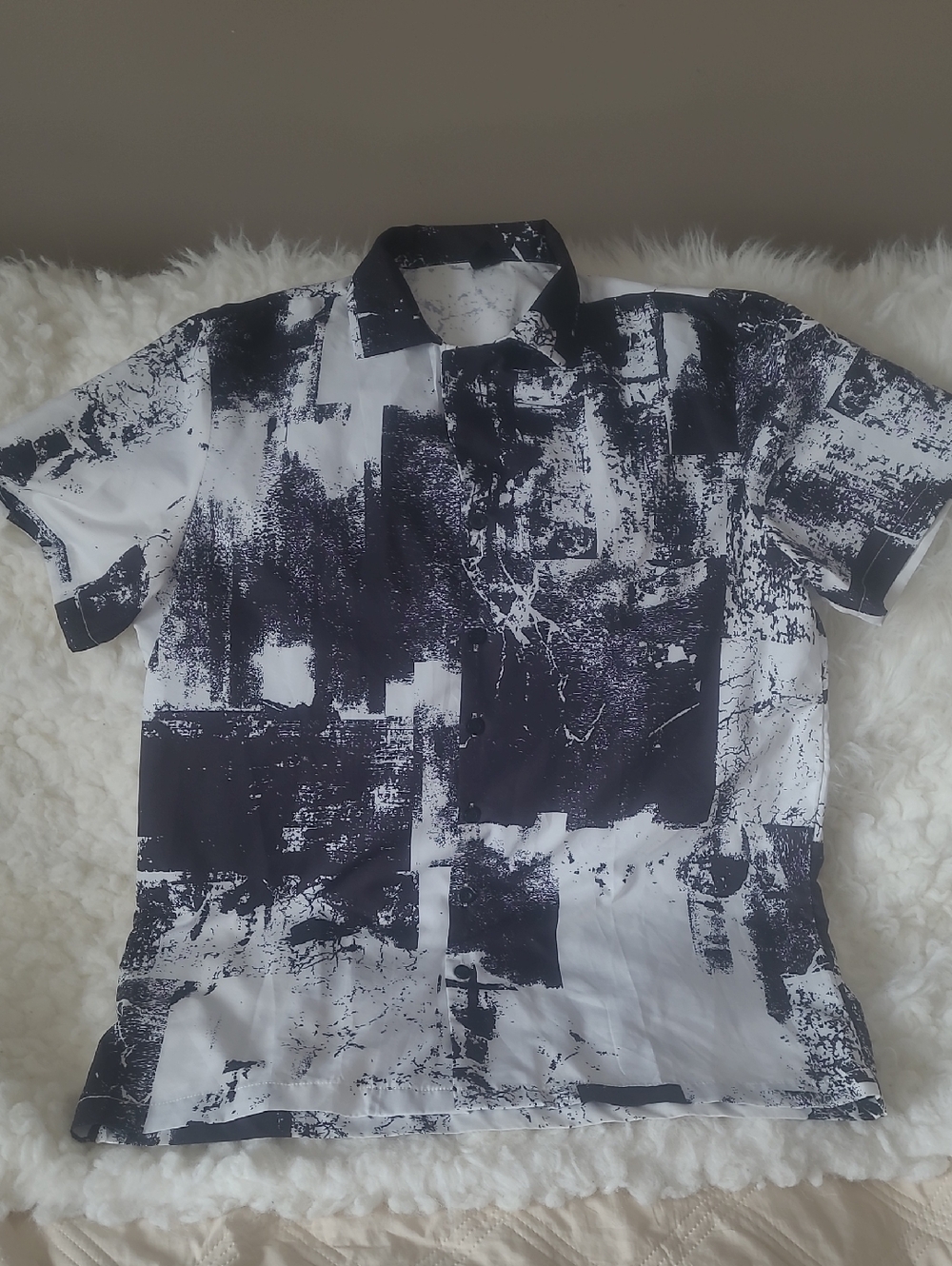SHEIN Black & White Abstract Short-Sleeve Button Down Shirt